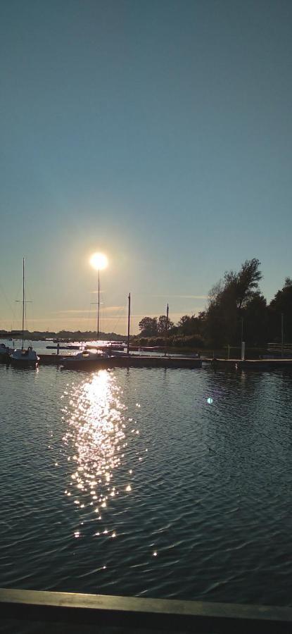 Houseboat Arka 1 - Domki Na Wodzie, Rower Wodny, Wifi, Parking Mielno  Exteriér fotografie