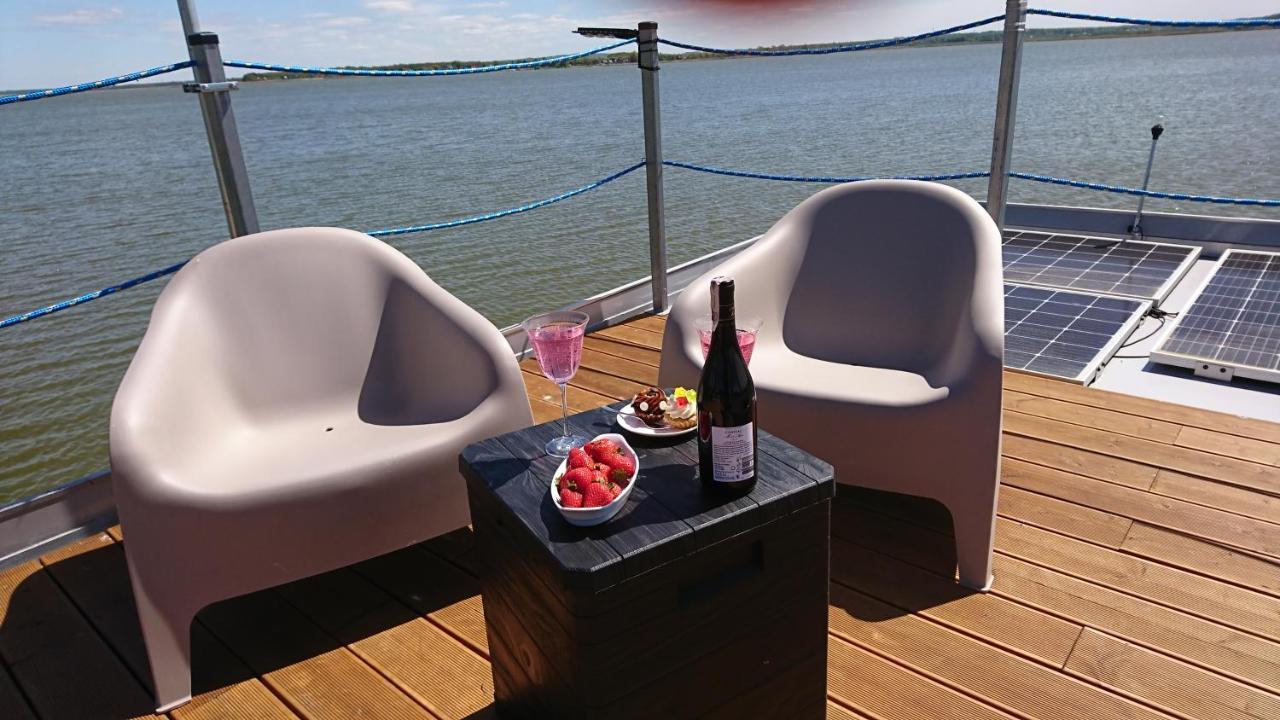Houseboat Arka 1 - Domki Na Wodzie, Rower Wodny, Wifi, Parking Mielno  Exteriér fotografie