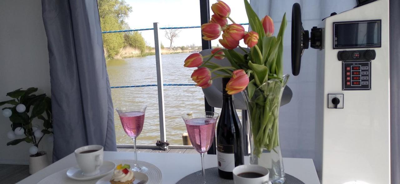 Houseboat Arka 1 - Domki Na Wodzie, Rower Wodny, Wifi, Parking Mielno  Exteriér fotografie